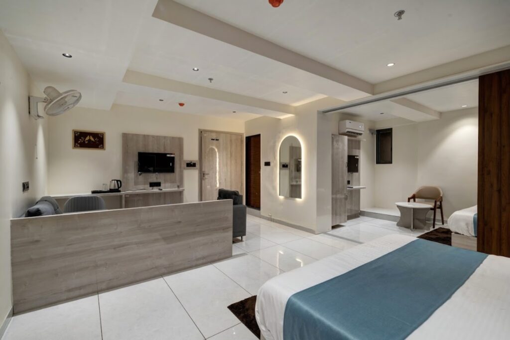 Hotel Shrimad Villa — interior 9